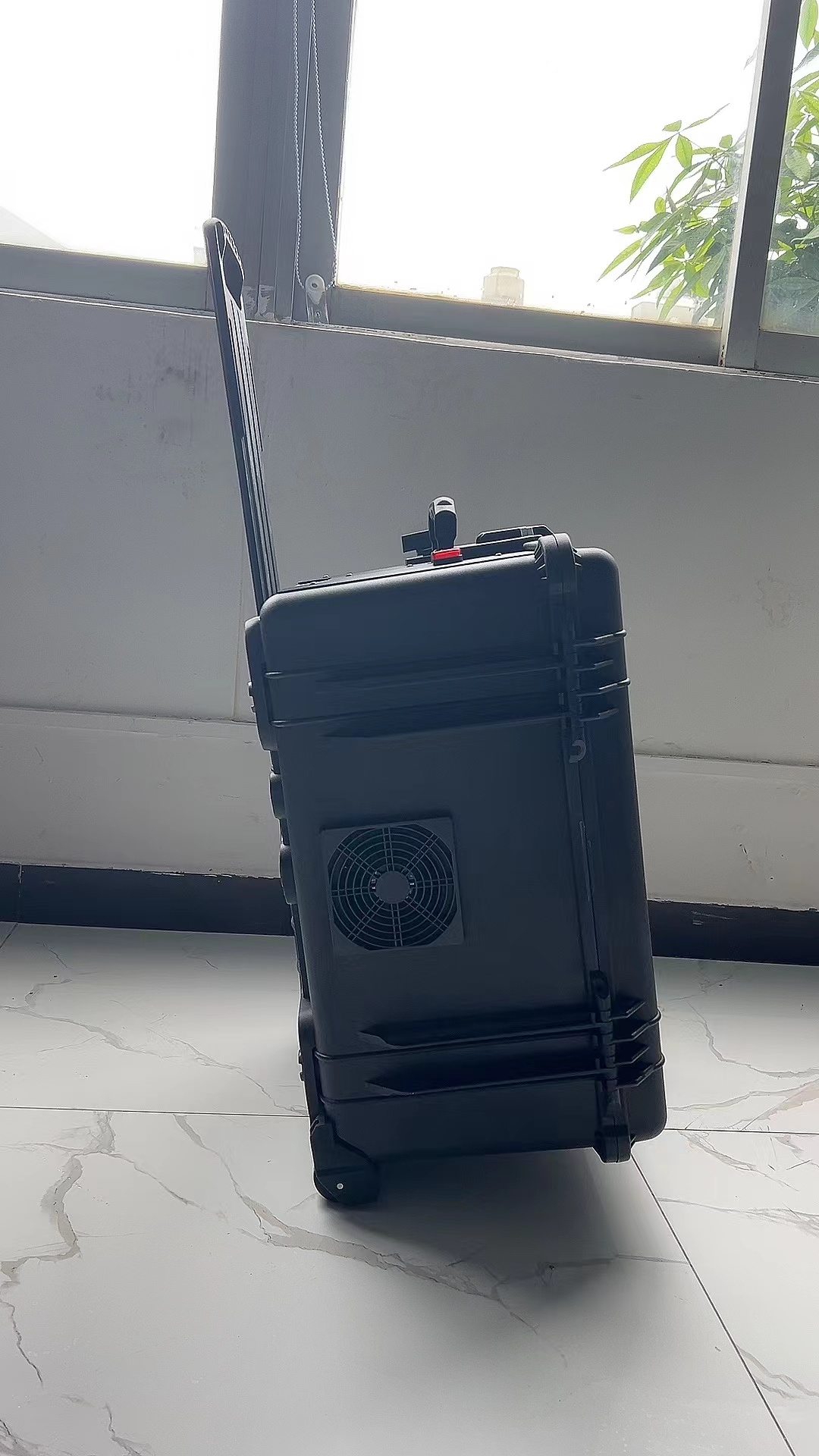 德兴手拉箱型移动通信干扰器